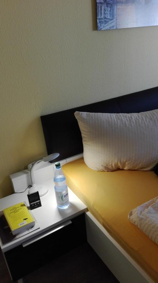 Hotel Am Hindenburgplatz Апенвайер Екстериор снимка