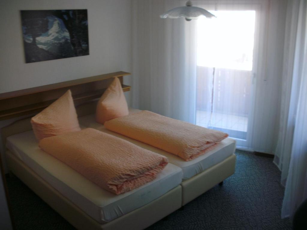 Hotel Am Hindenburgplatz Апенвайер Стая снимка